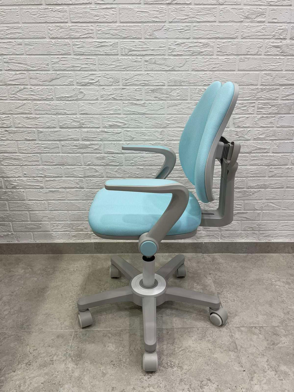 Scaun de birou ergonomic pentru copii Ergo-KID - este proiectat pentru a asigura confortul copilului foto 4