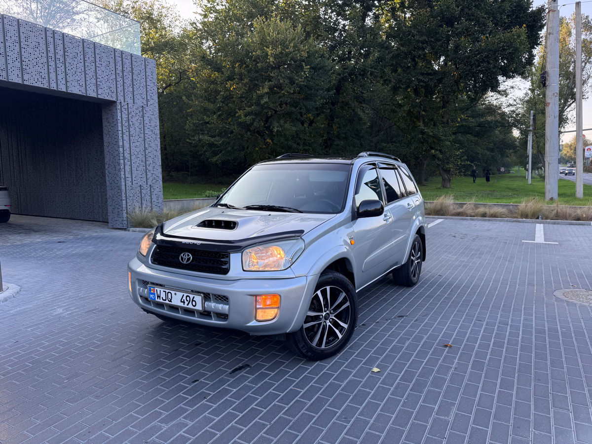 Toyota Rav 4 фото 0