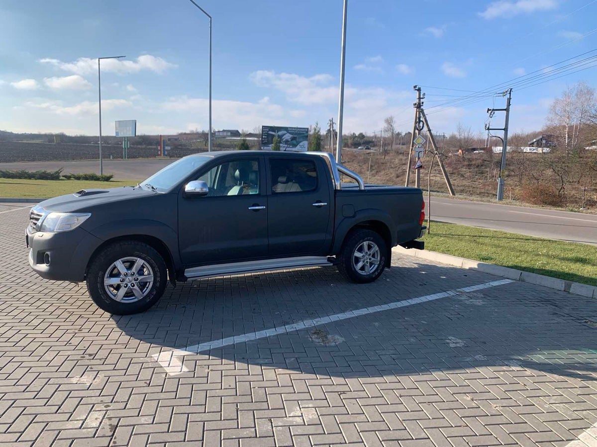 Toyota Hilux foto 1