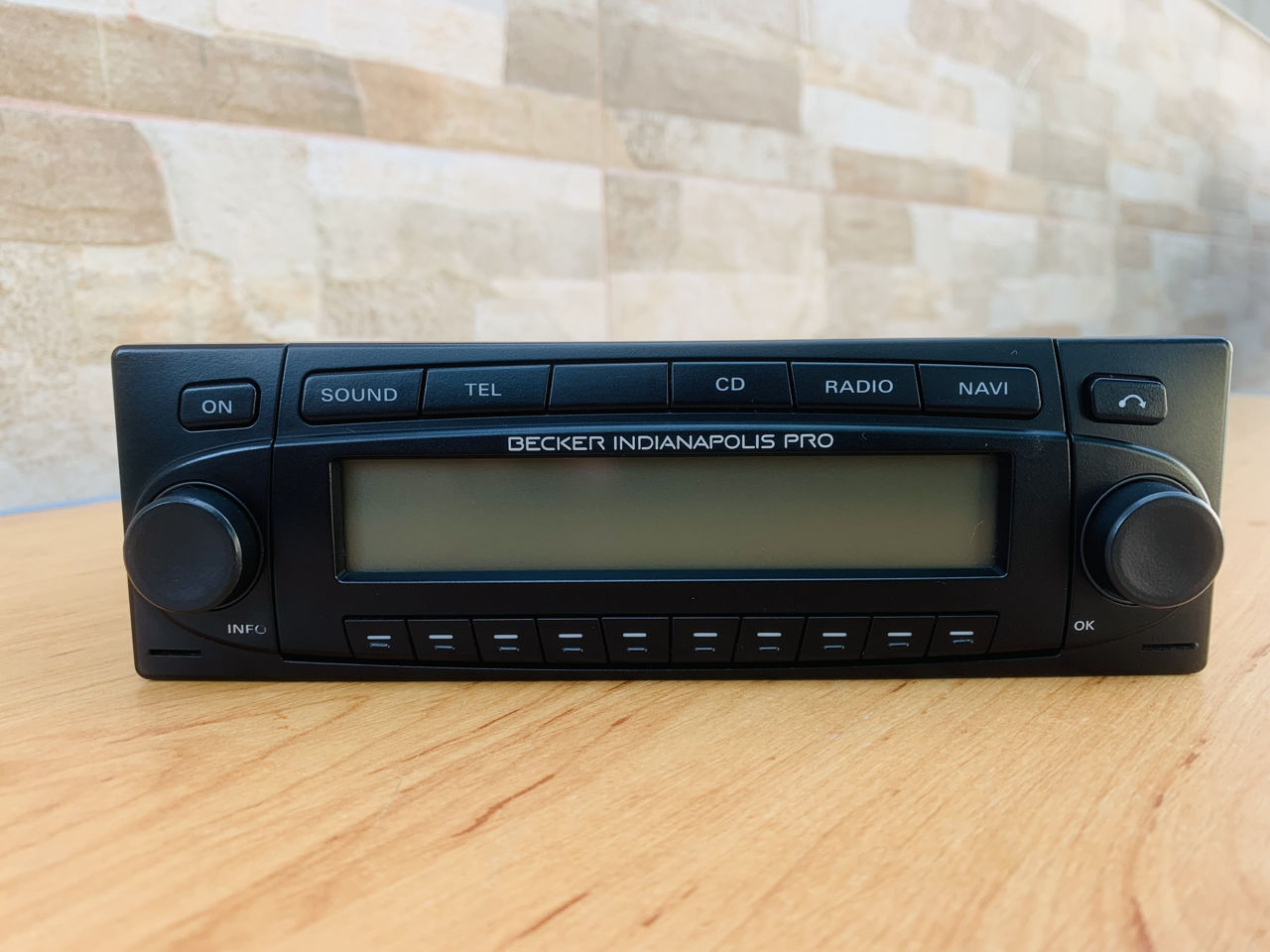 Magnetola originala harman /becker vw passat b5 vw golf 4 si altele