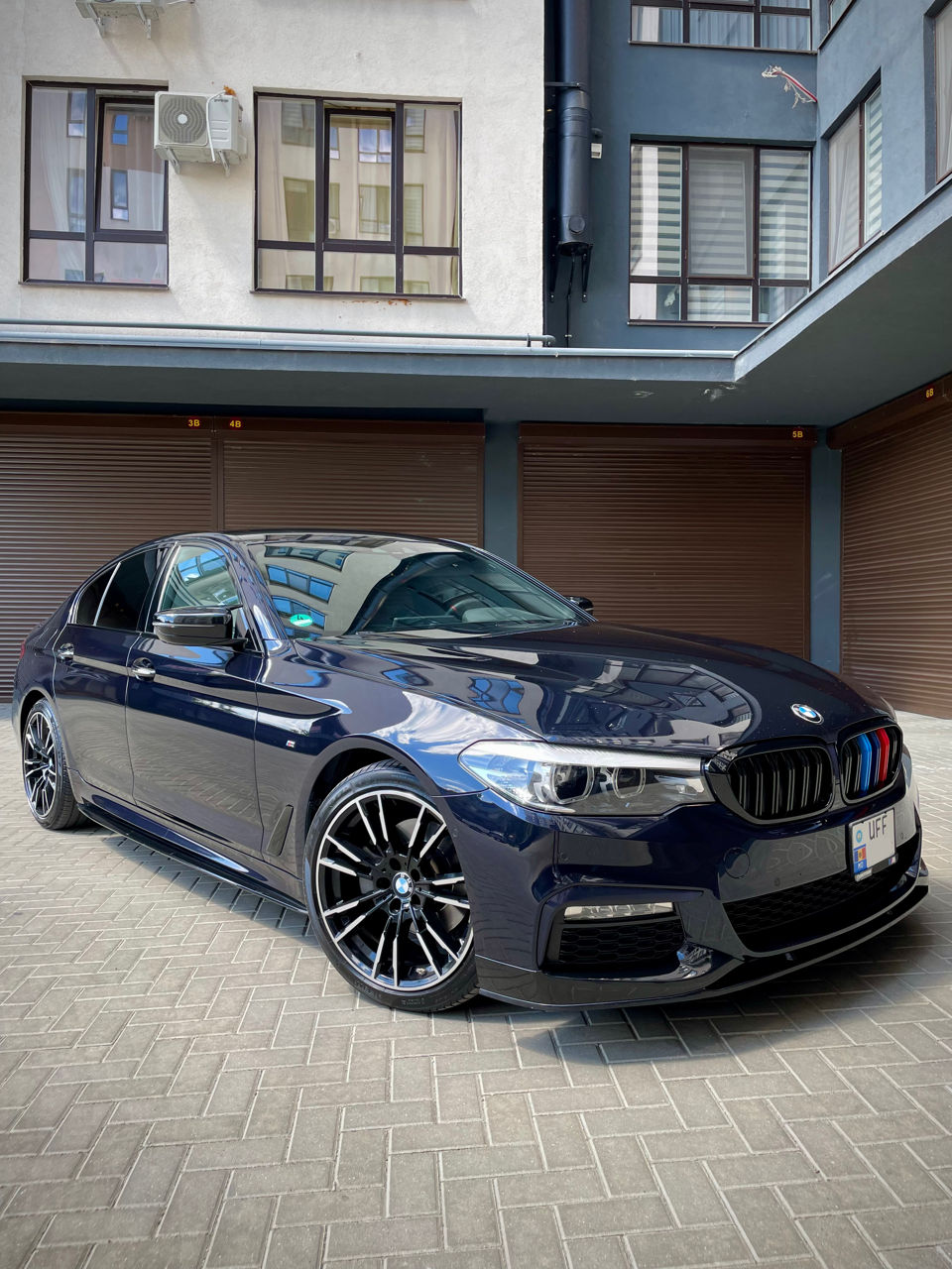 BMW 5 Series foto 2