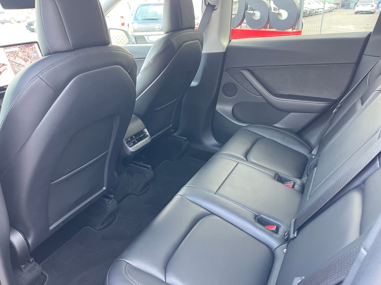 Tesla Model Y foto 9
