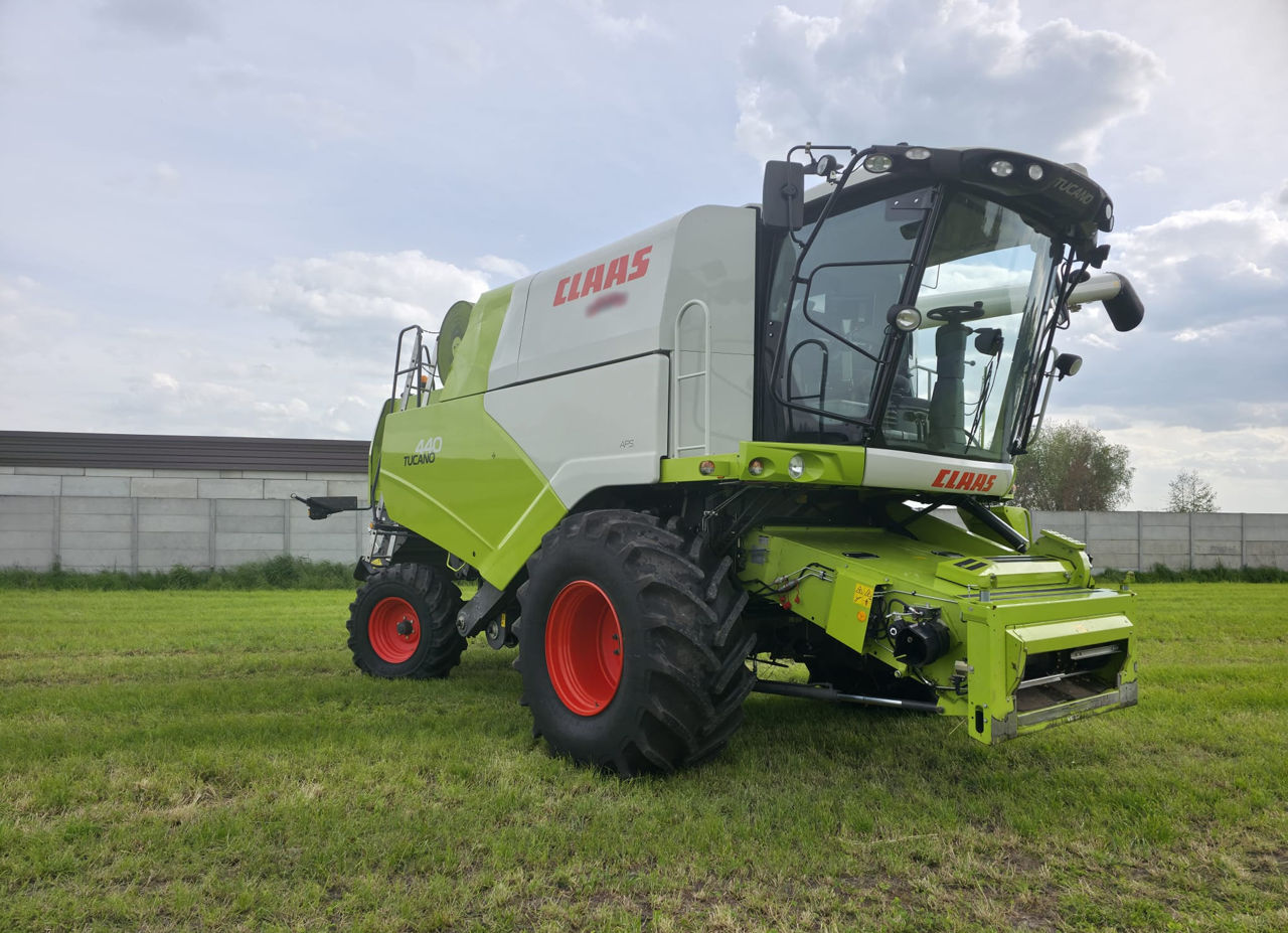 Claas tucano 440 foto 2
