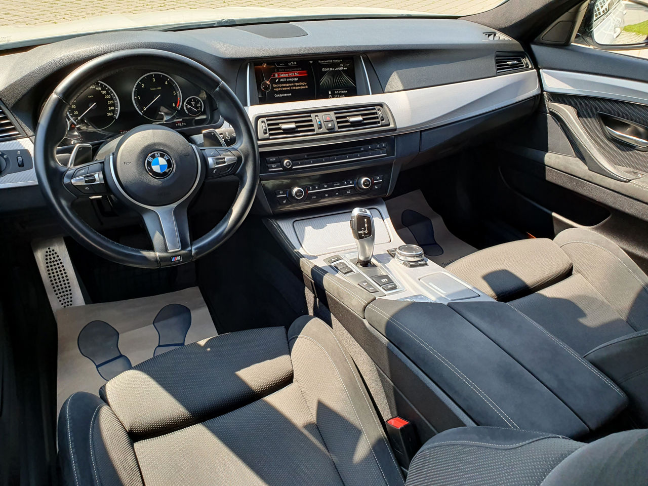 BMW 5 Series foto 6