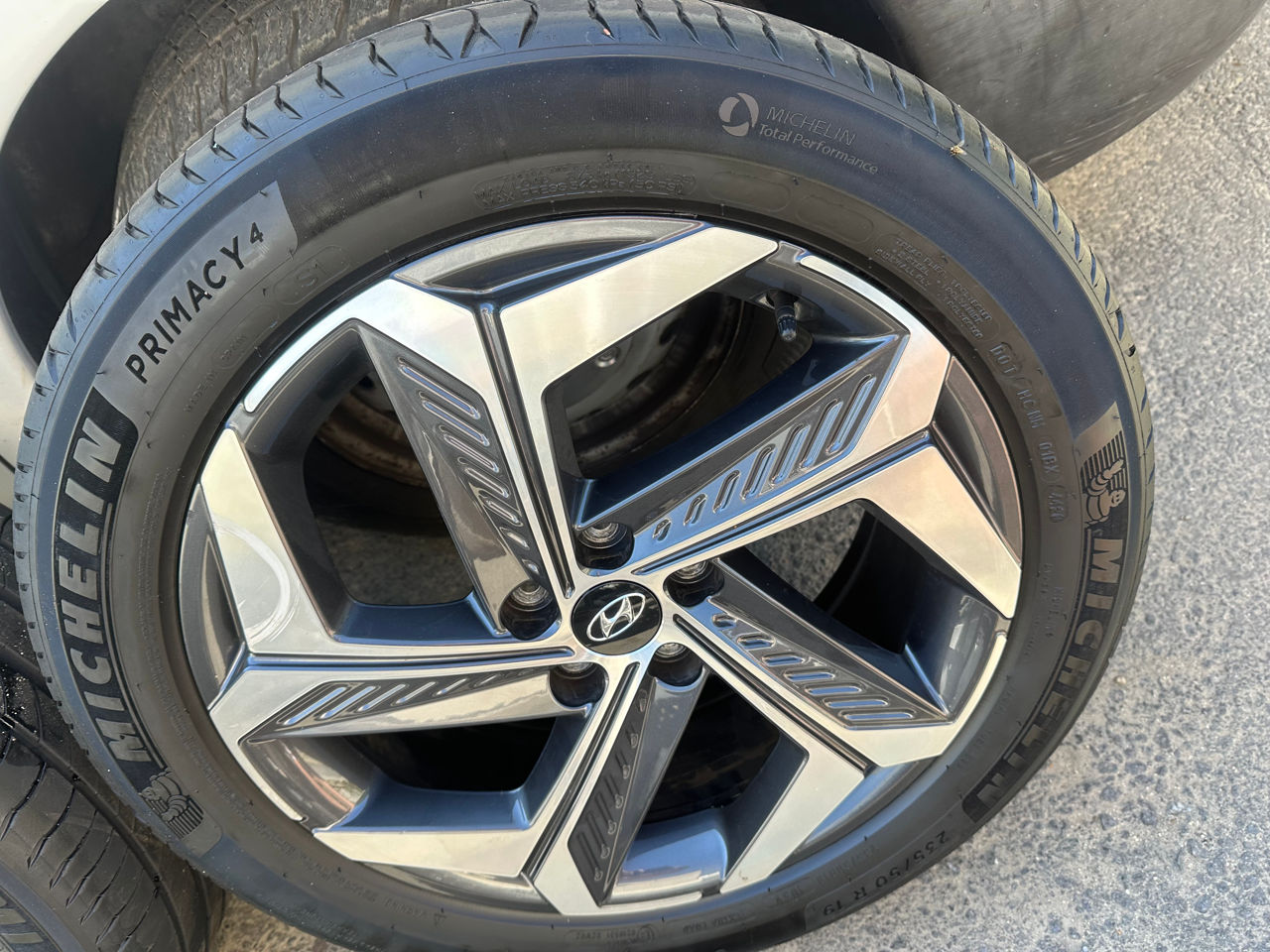 235 50 r19 фото 3