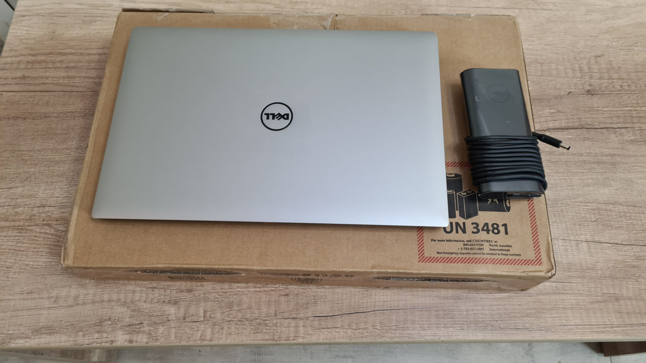 Dell Precision 5520 (Core i7 7820HQ/32Gb DDR4/512GB NVMe SSD/Quadro M1200 4Gb/15.6" FHD IPS) foto 10