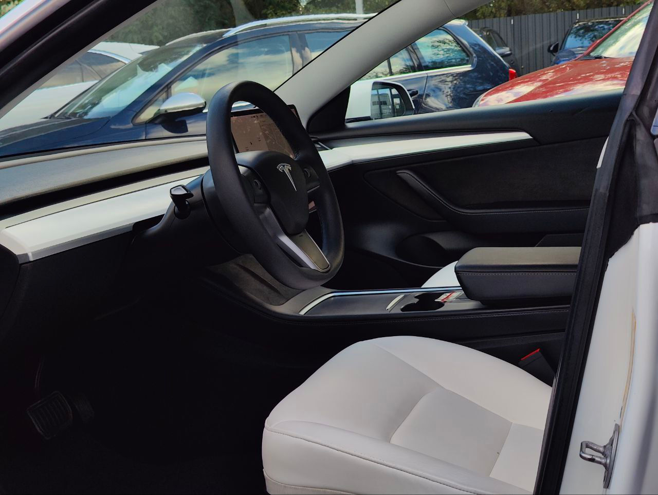 Tesla Model 3 фото 8
