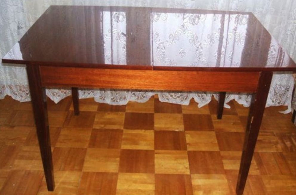 Советский кухонный стол. Полированный стол. Старый Советский стол. Стол раздвижной полированный. Советский раздвижной стол.