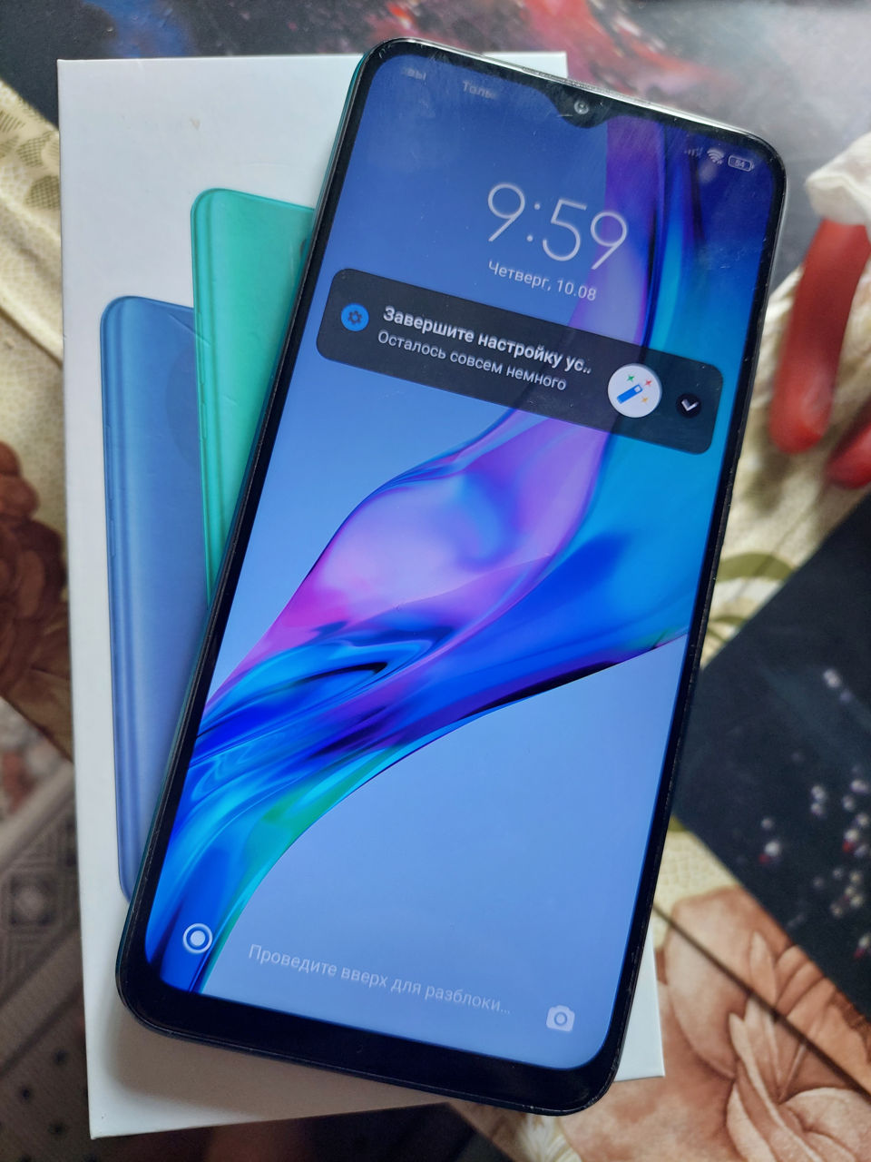 Продам Xiaomi 9 в идеальном состоянии весь комплект 1600 лей без торга и  обмена Цена такая только се