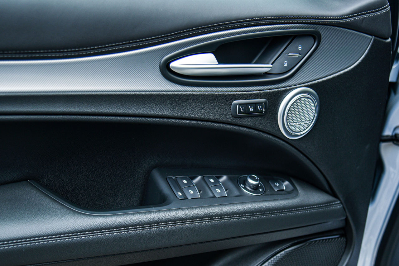 Alfa Romeo Stelvio фото 6