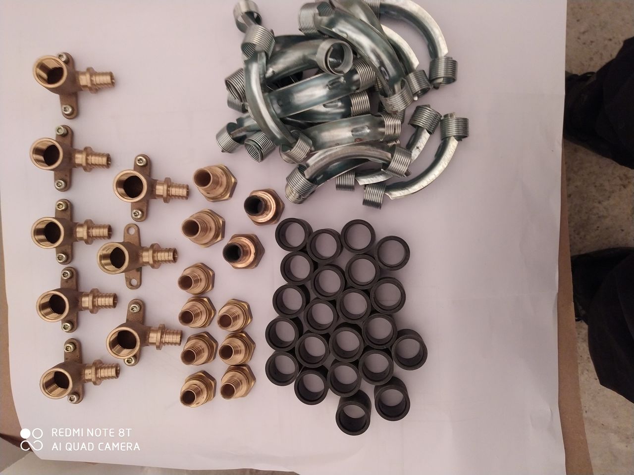 Продам фитинги,водорозетки,гилзы и планка rehau