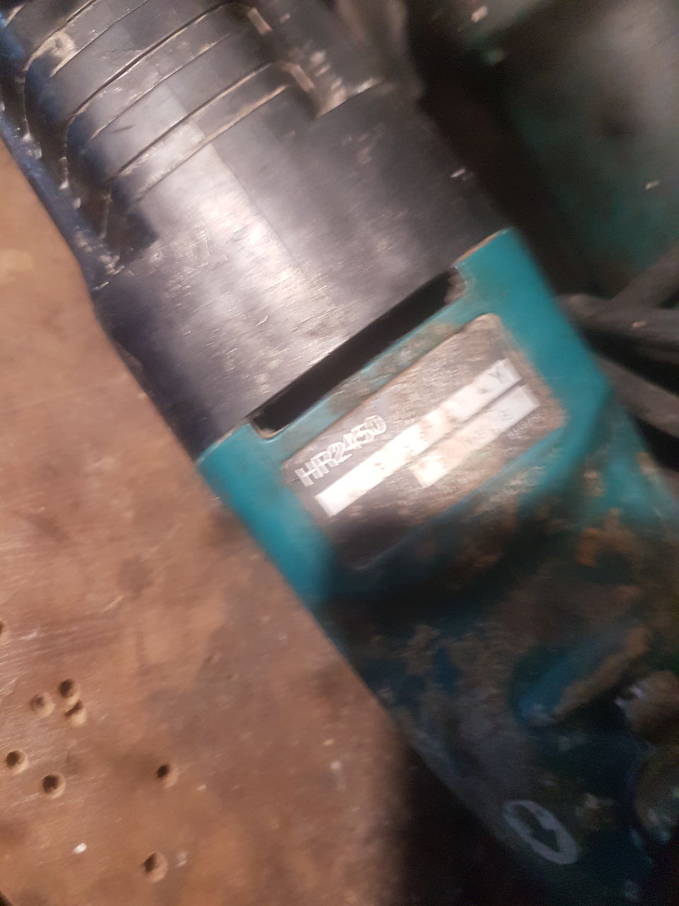 Перфоратор и болгарка makita на запчасти 800 лей за оба.