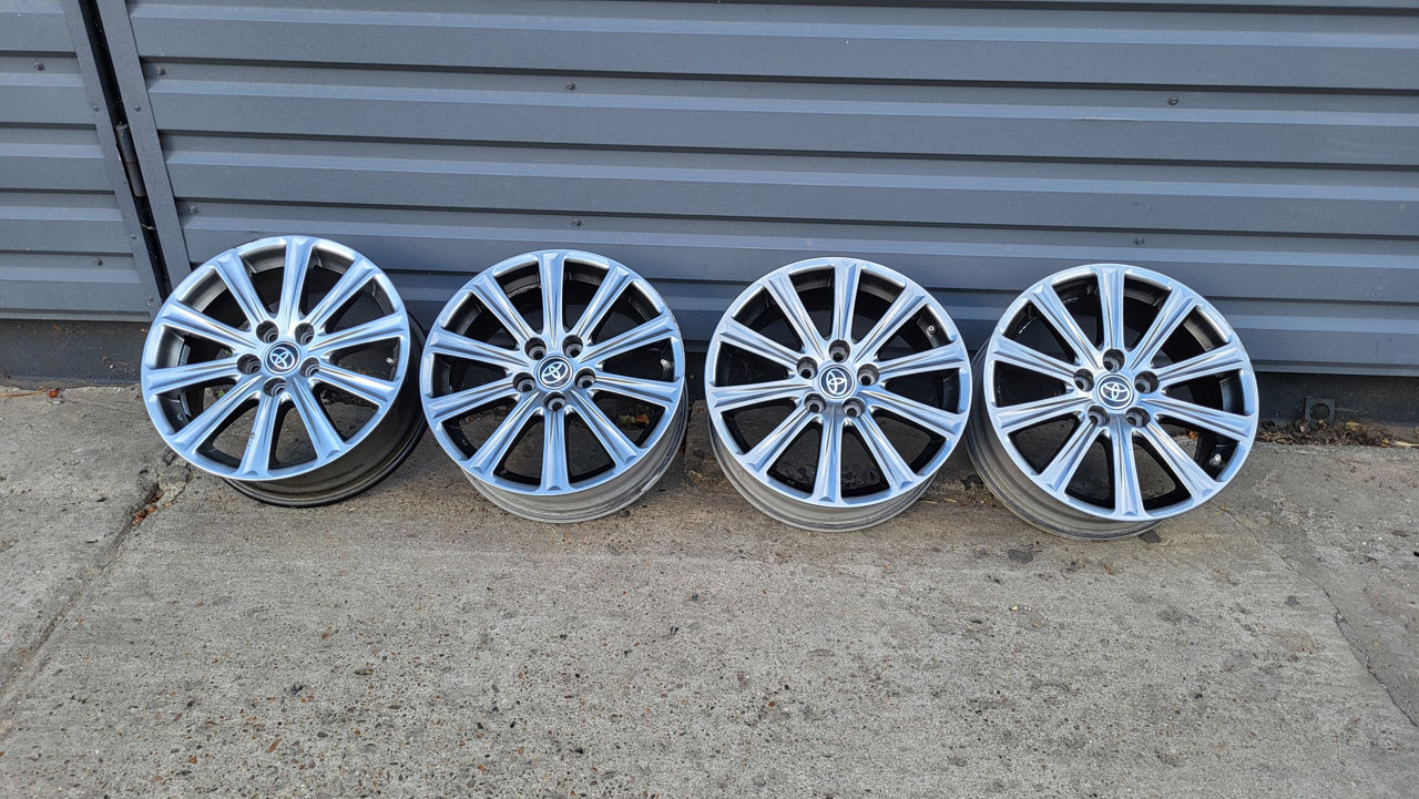 R17 5x114,3 Toyota Lexus foto 0