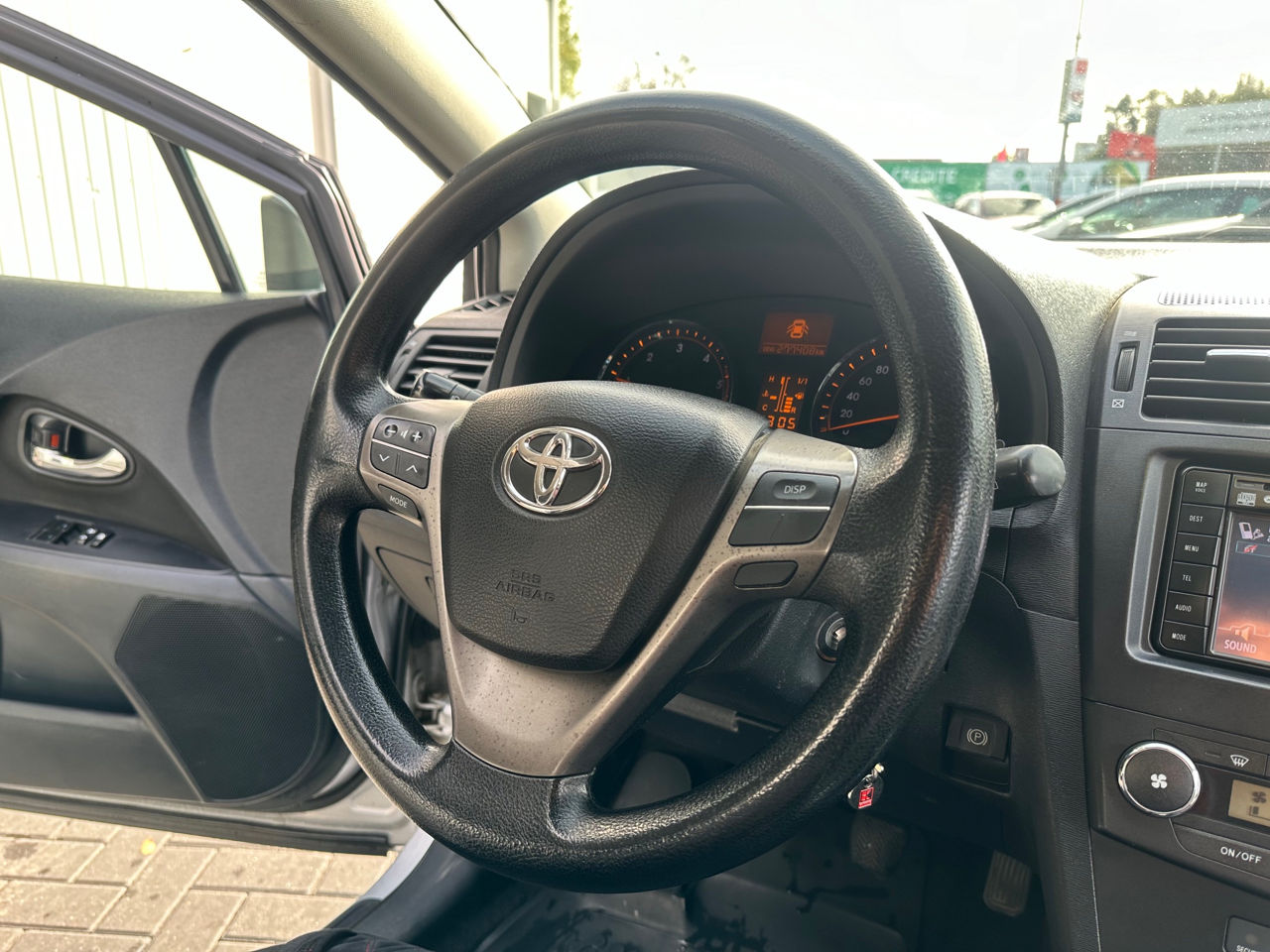 Toyota Avensis foto 10