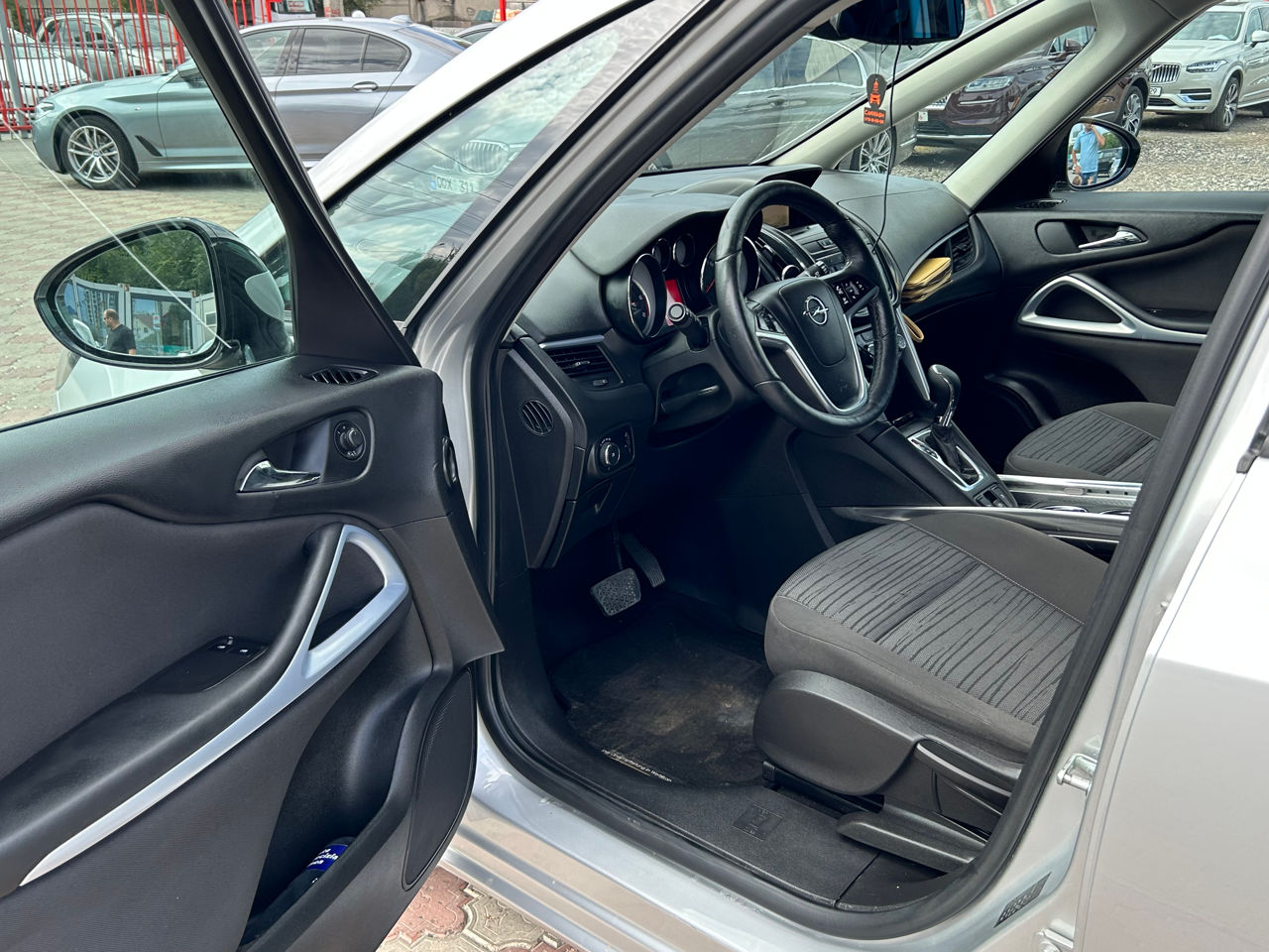 Opel Zafira foto 6