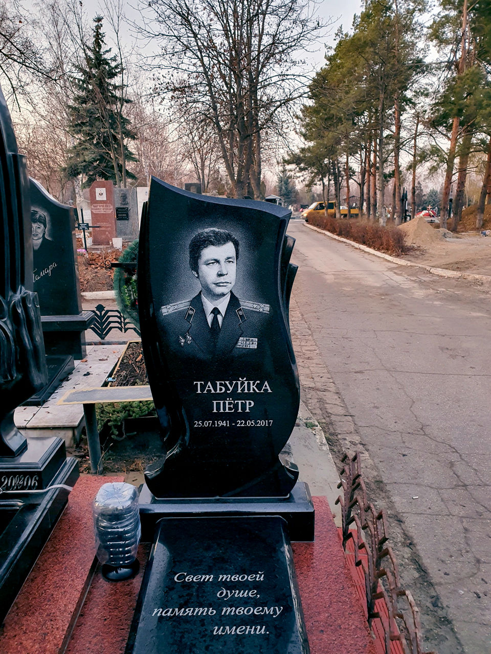 Monumente funerare deosebite – pentru o amintire veșnică cu stil ! foto 3