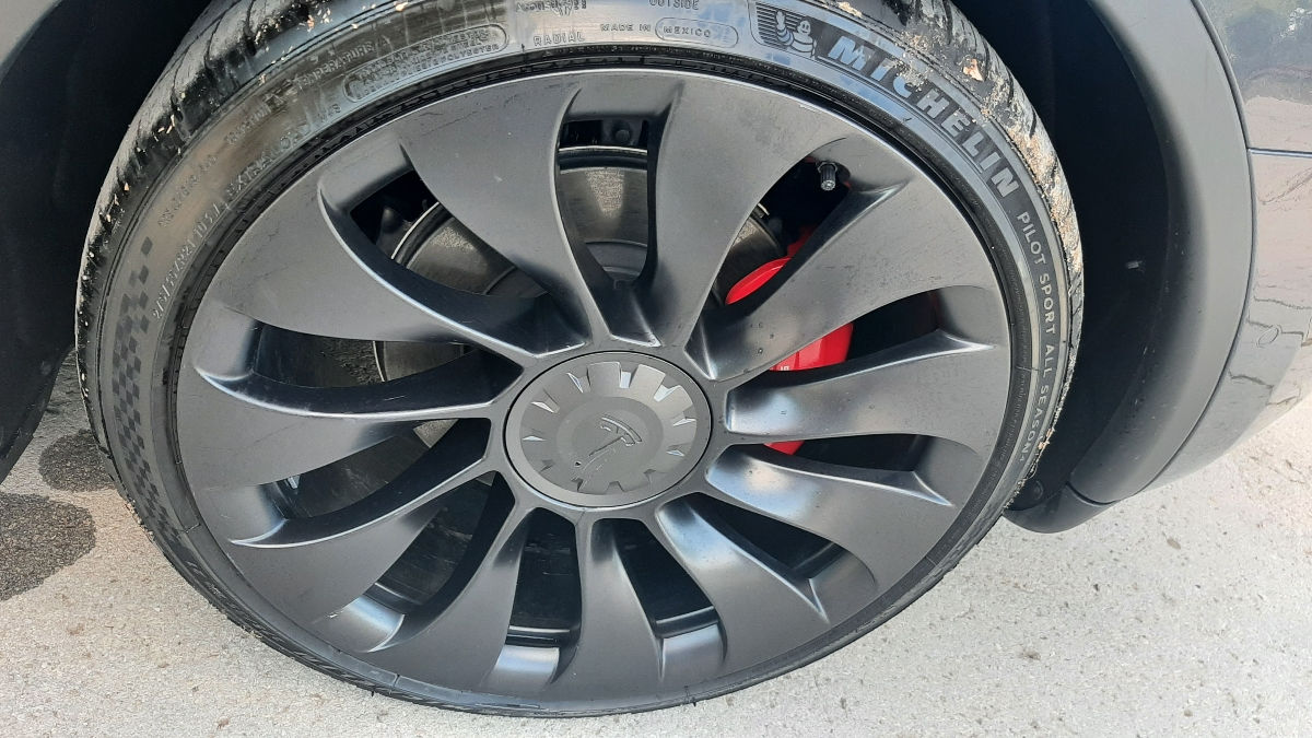 Tesla Model Y foto 5