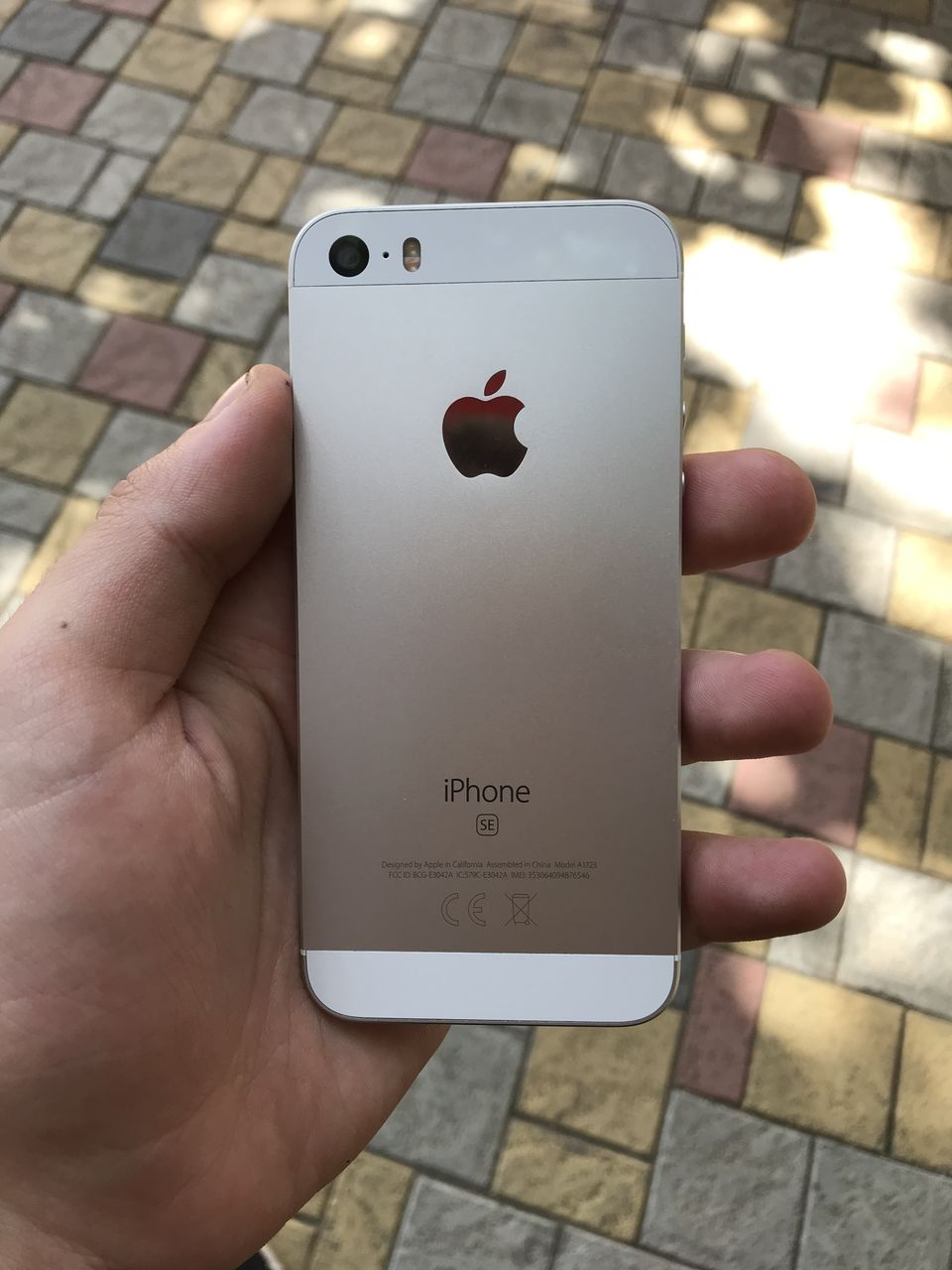 Меняю IPhone Se 32gb