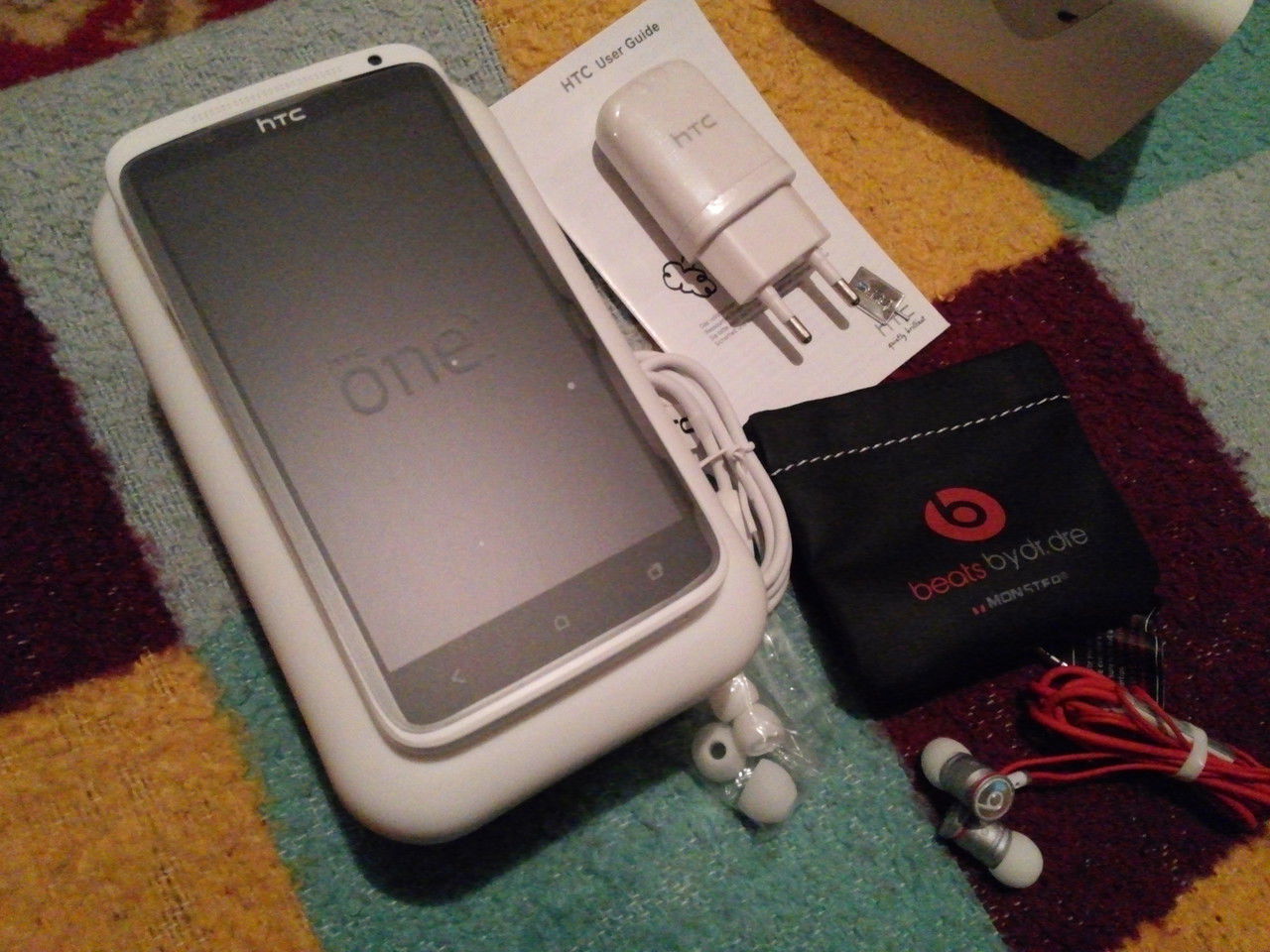 HTC ONE X Beats Audio white polycarbonat 32GB ,1GB RAM,1.5ггц 5 ядер, 8 Мп  без торга 3300лей