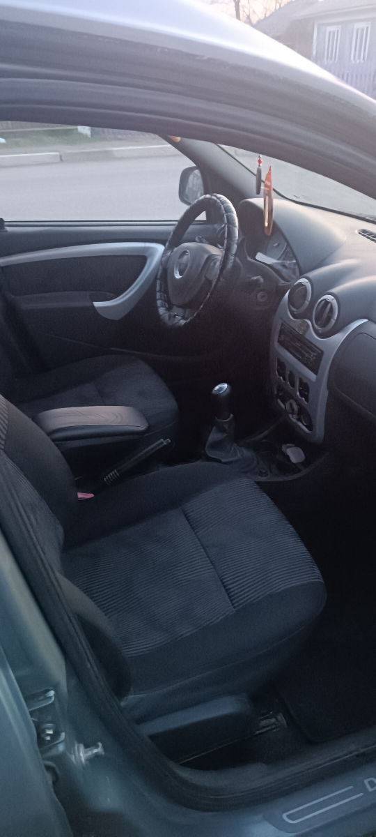 Dacia Logan foto 6