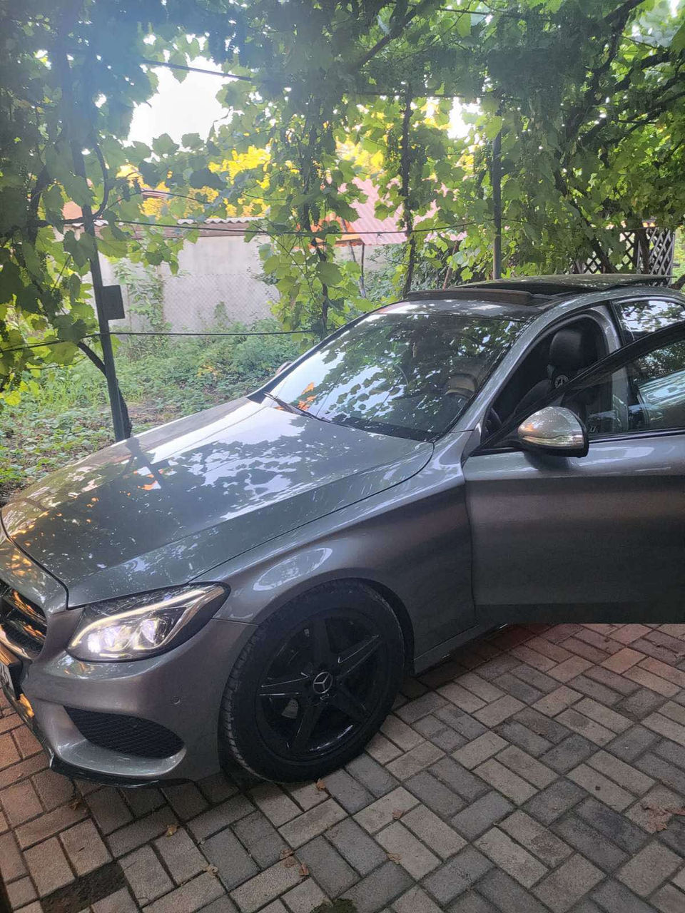 Mercedes C-Class foto 2