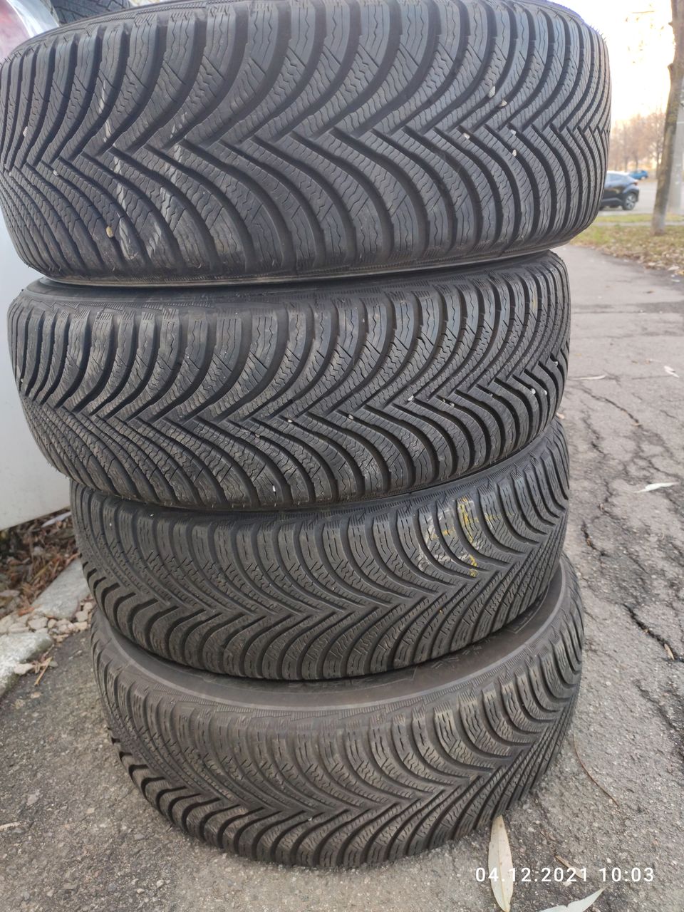 Срочно 4 зимние шины michelin alpin 5 (205/60 r16) и 4 зимние evergreen ...