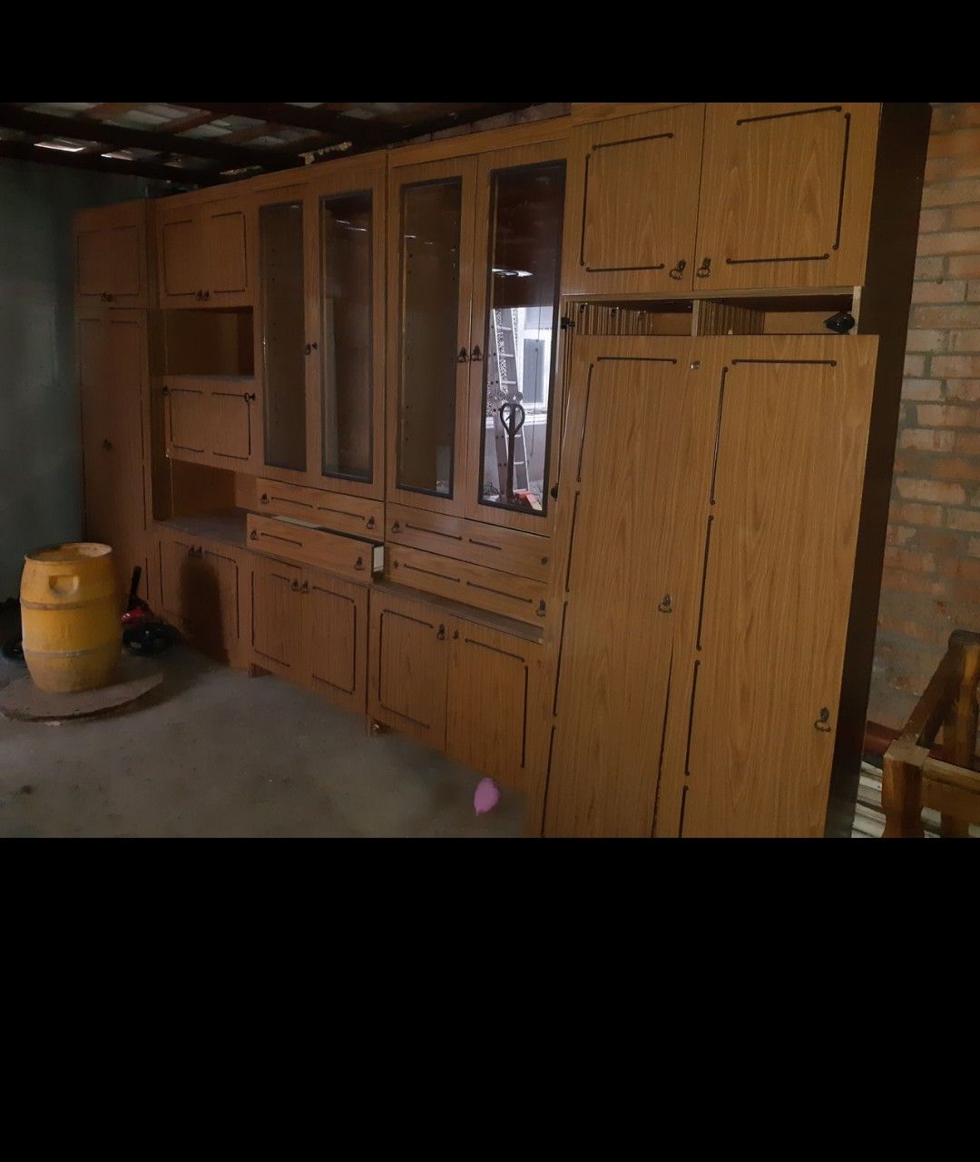 Вывезу бесплатно стенки на дрова в любом состоянии