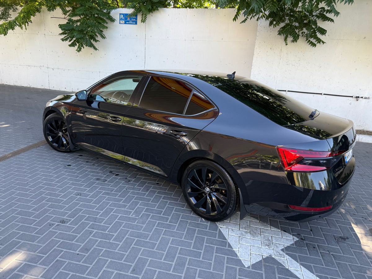 Skoda Superb foto 3