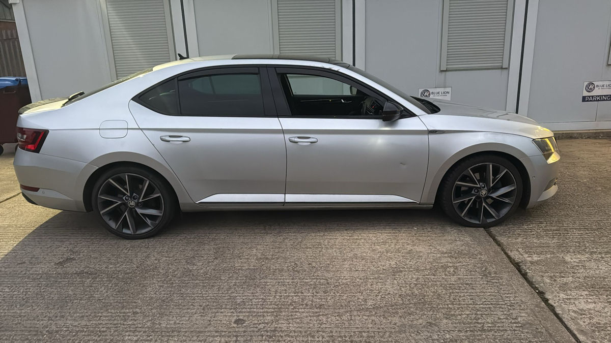 Piese Skoda Superb 3 (2016-2021) dezmembrare foto 1