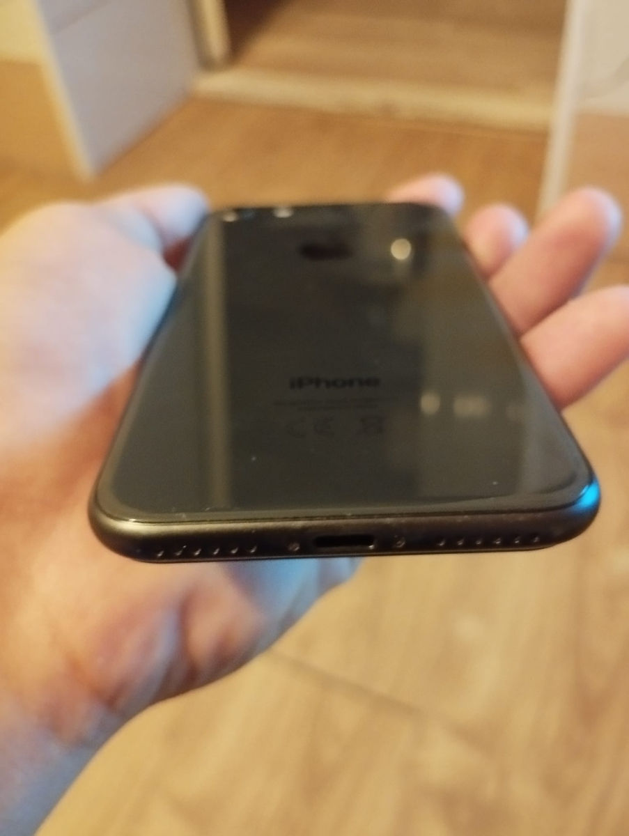 iPhone 8  foto 1