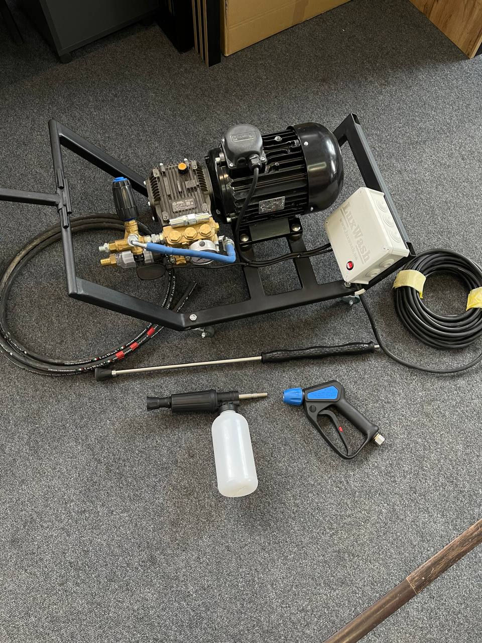 Pompa de spălatoare cu presiune foto 1