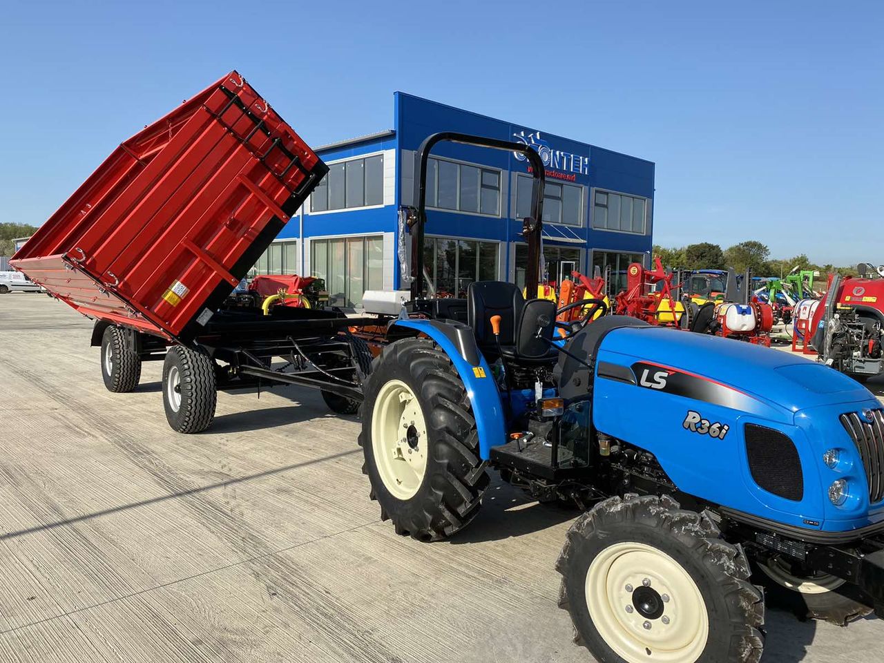 Se vinde tractor Leus R36i  si remorca Polazoglu cu doua axe basculabila in 3 parti!!! foto 5