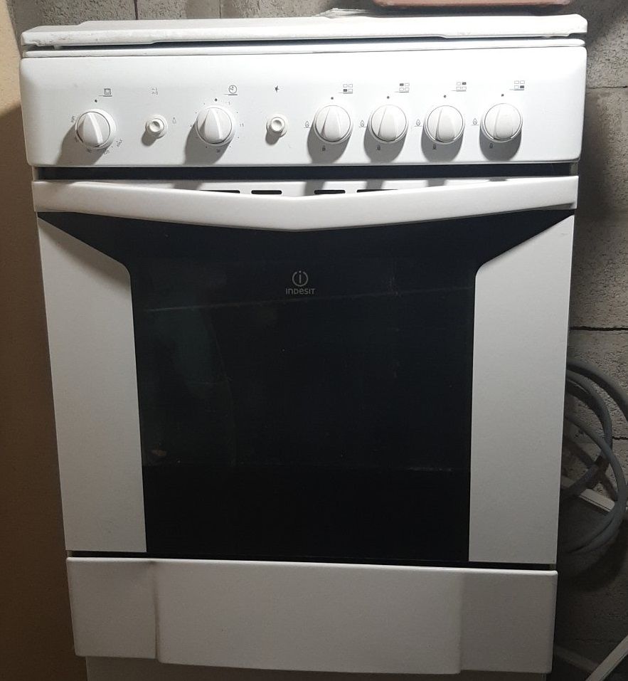 Газовая плита indesit k6g20(w)/r, б/у.