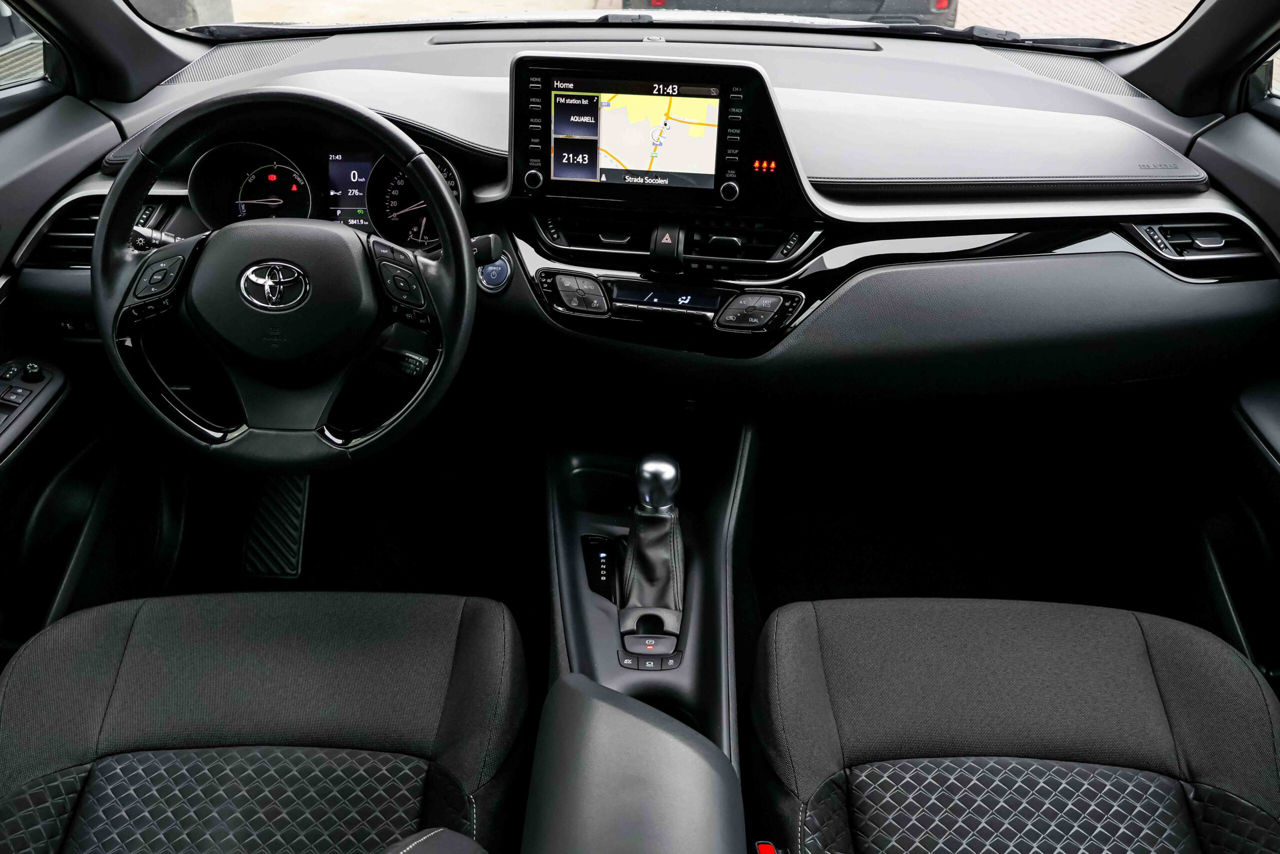 Toyota C-HR фото 13