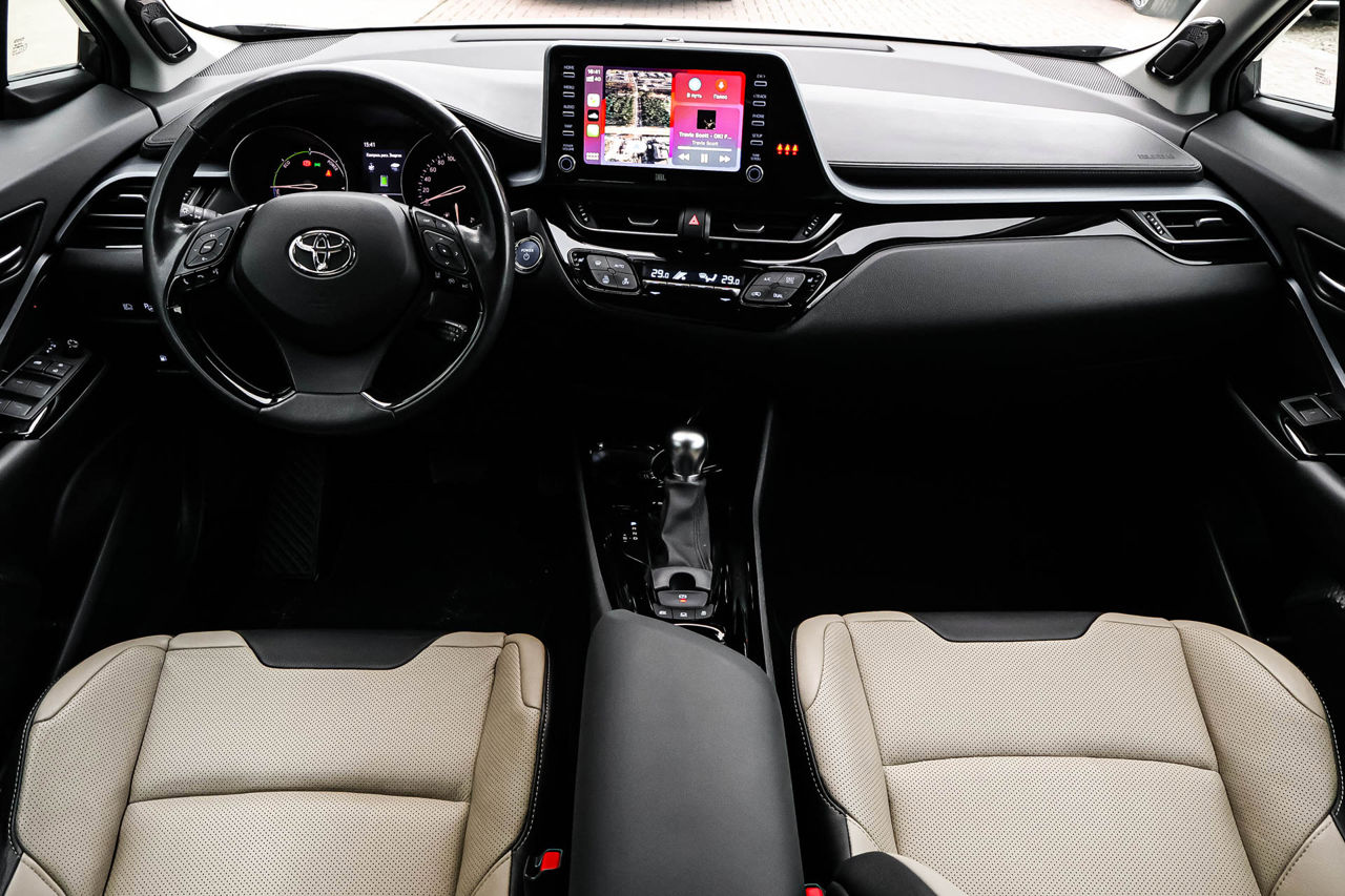 Toyota C-HR фото 8