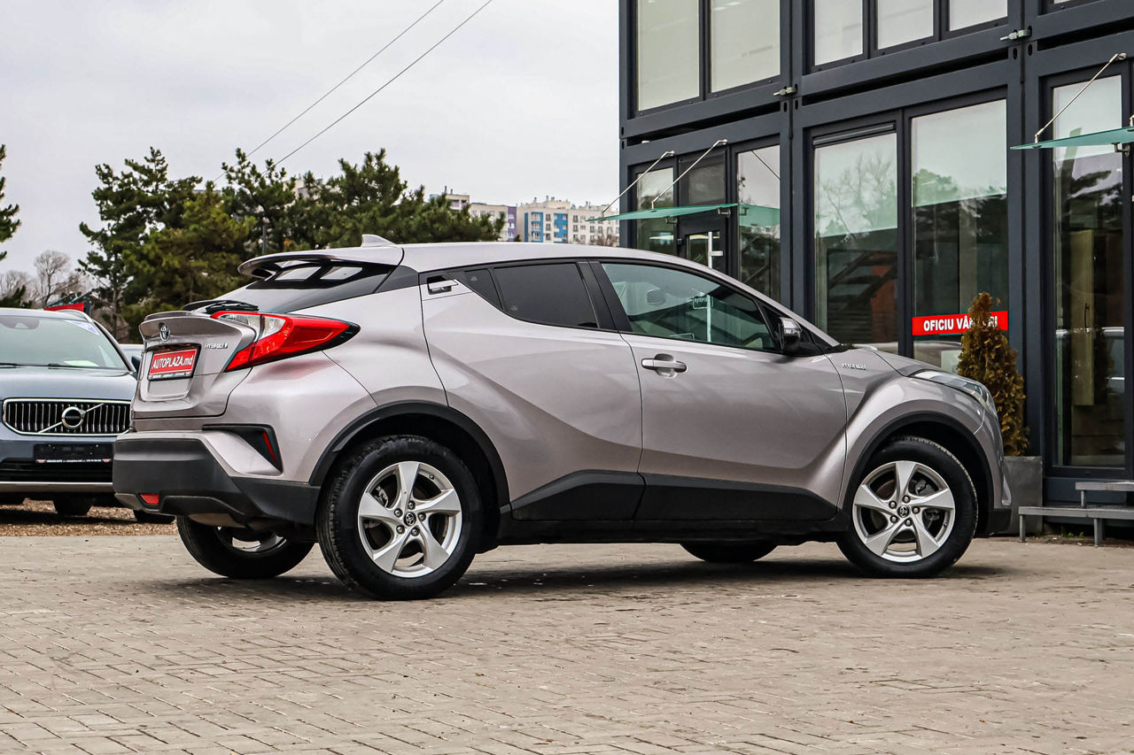 Toyota C-HR foto 4