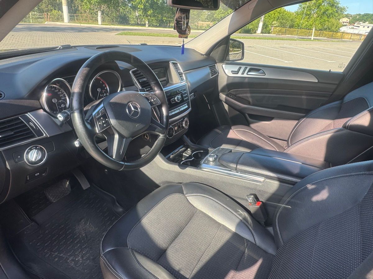 Mercedes M-Class foto 7