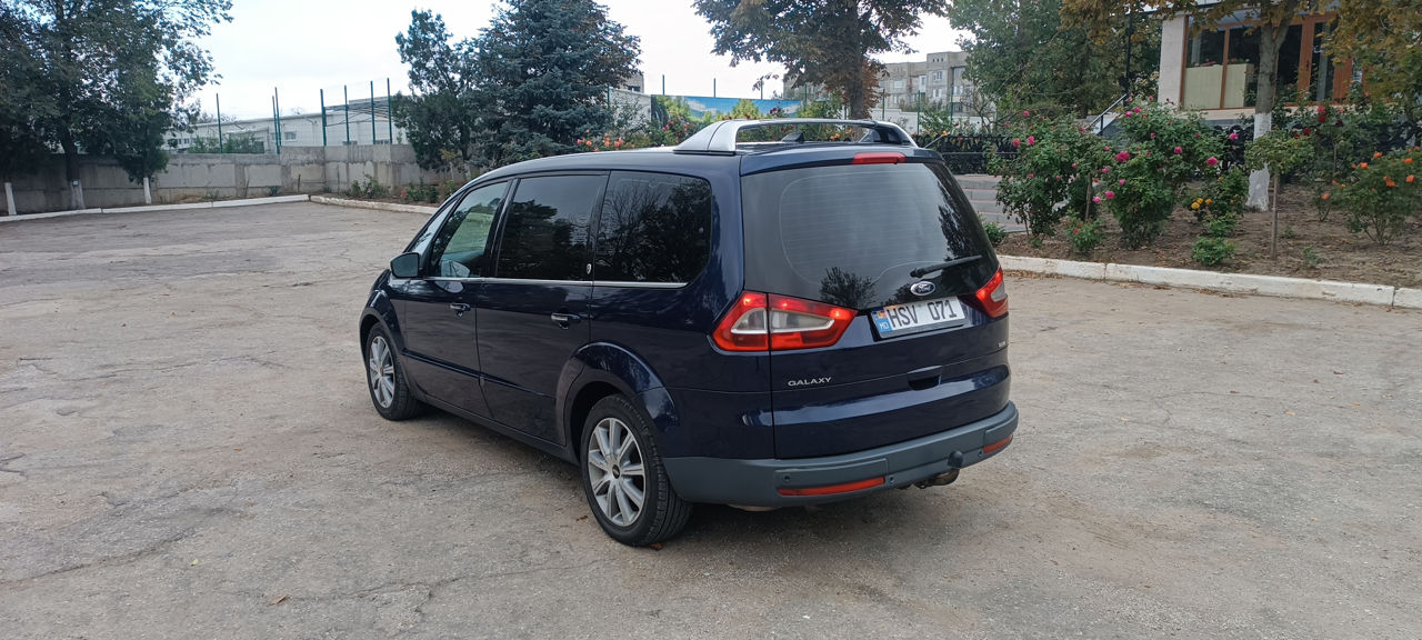 Ford Galaxy foto 1