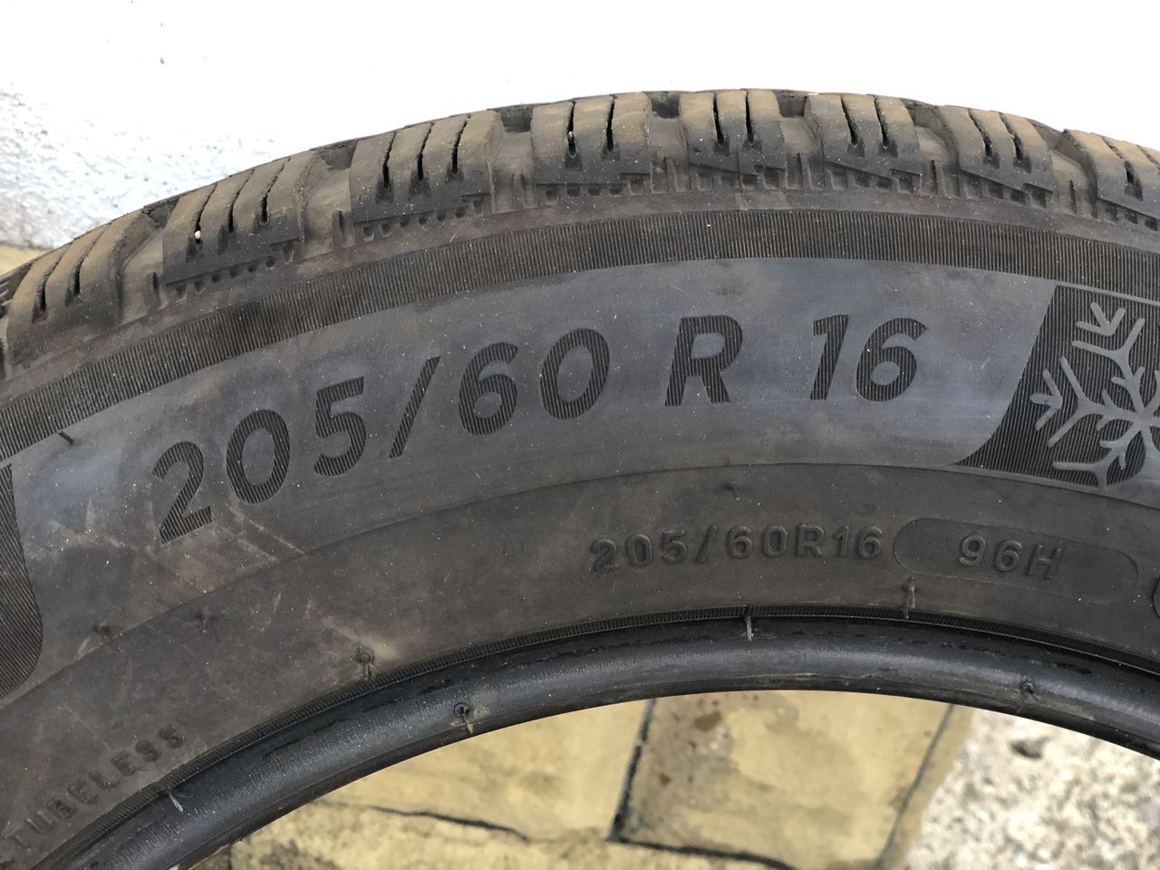 205/60 R16 Michelin