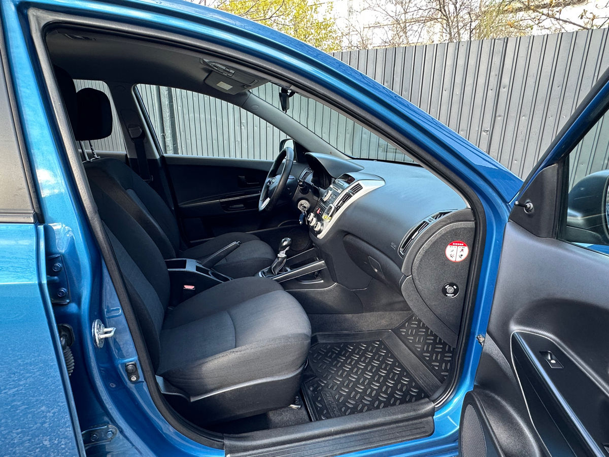 KIA Ceed фото 12