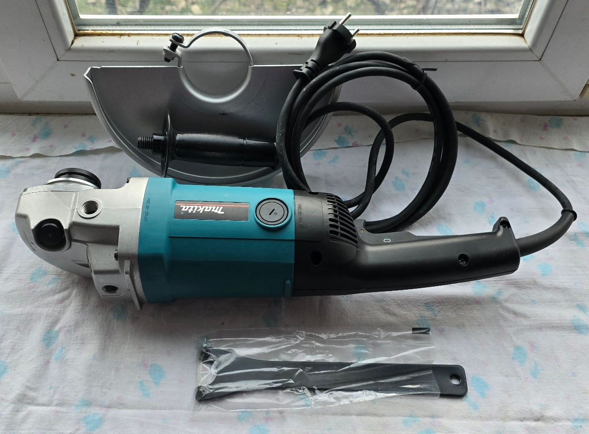 Makita 9069 ( polizor unghiular) фото 1