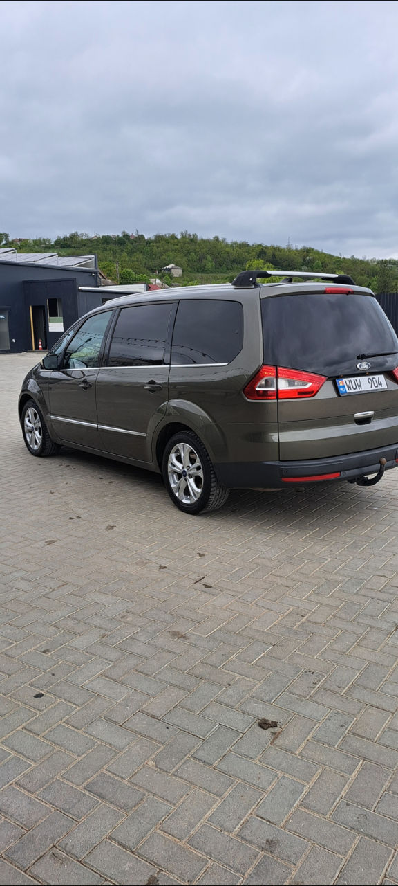 Ford Galaxy foto 2