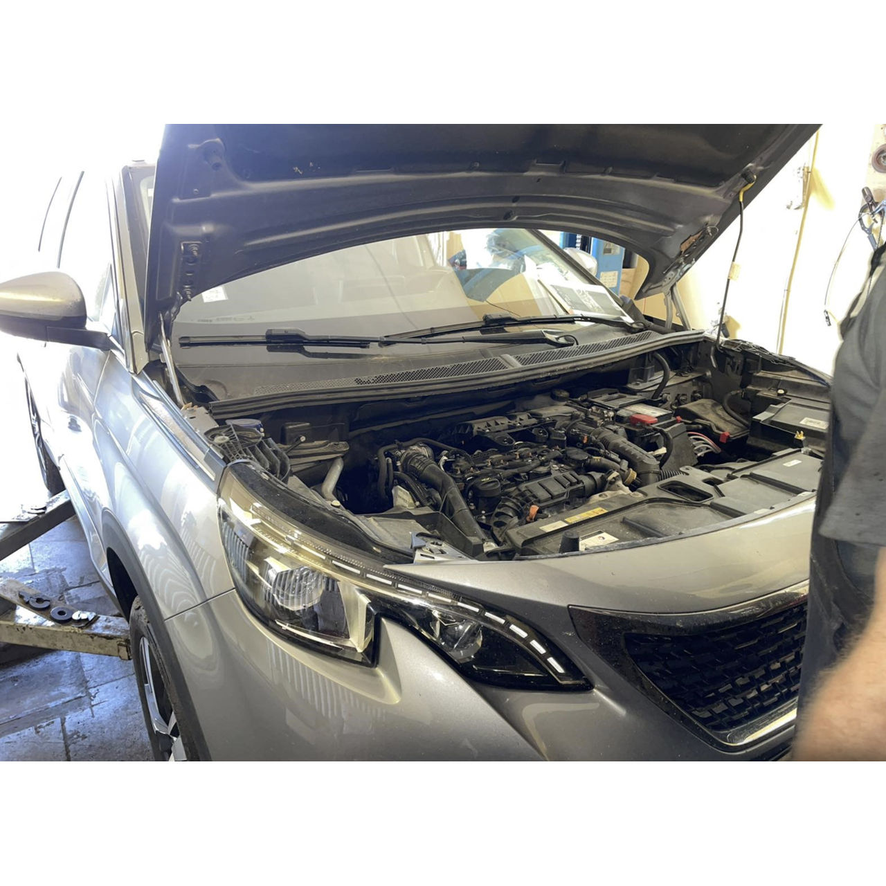Ремонт и Обслуживание Peugeot 3008 и 5008 фото 0