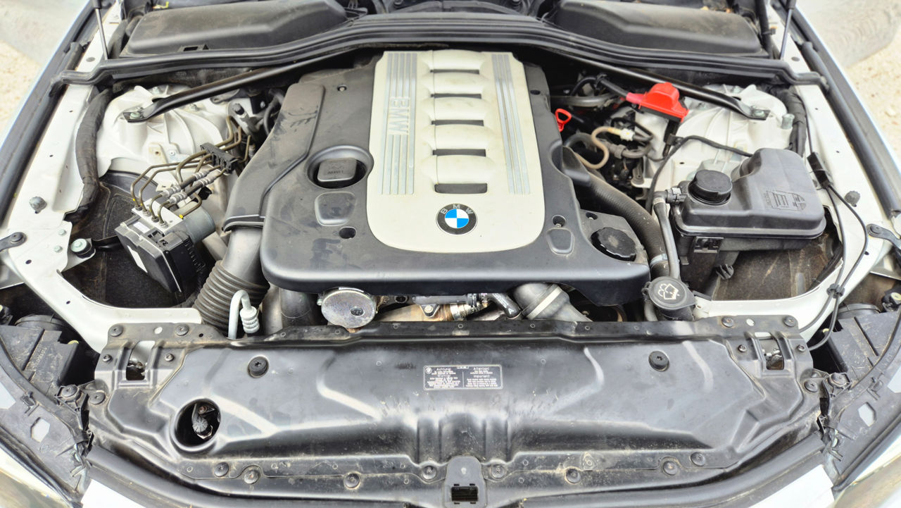 BMW 5 Series фото 6