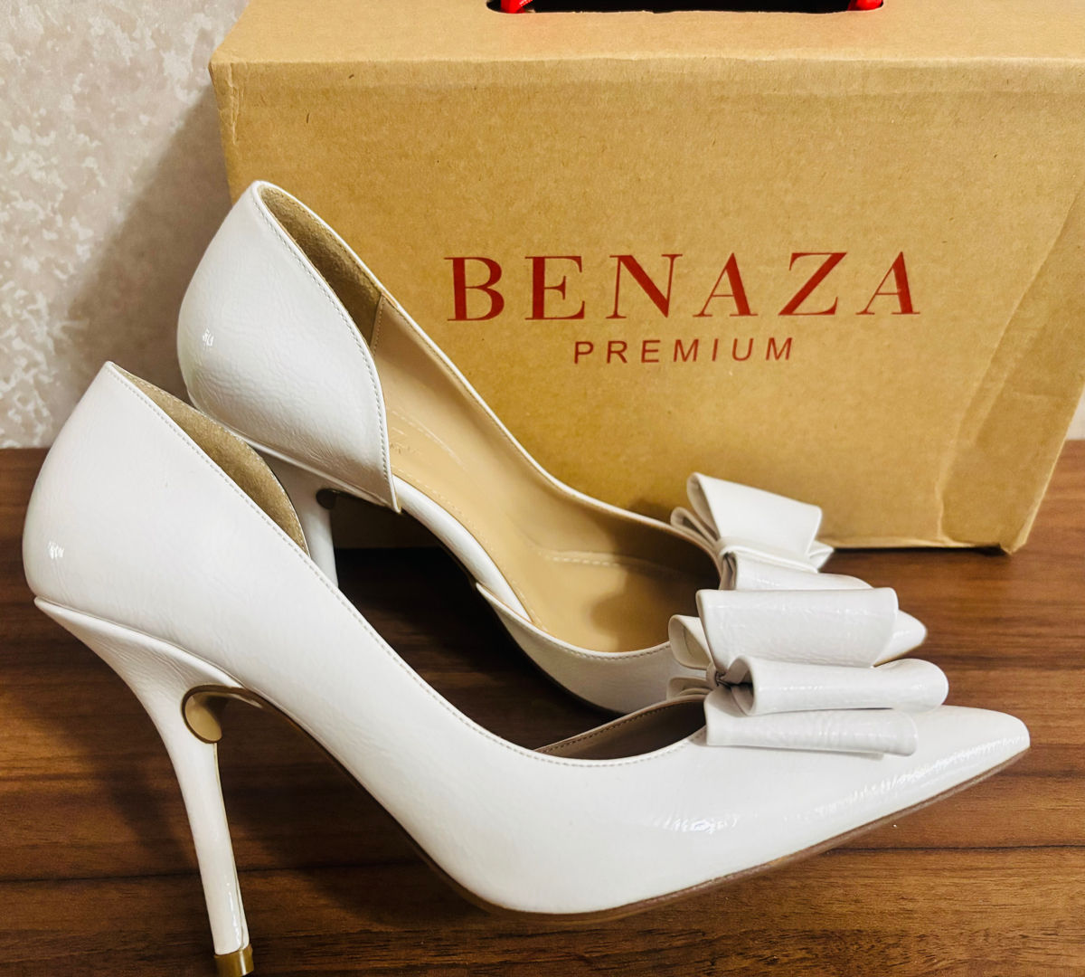 Pantofi noi, 39 “Benaza” foto 0