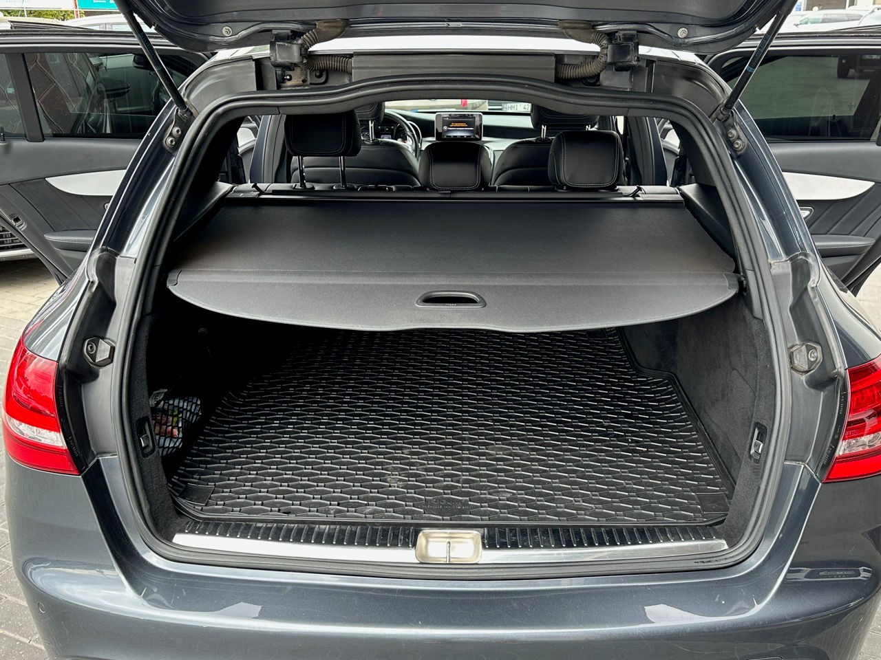 Mercedes C-Class foto 15