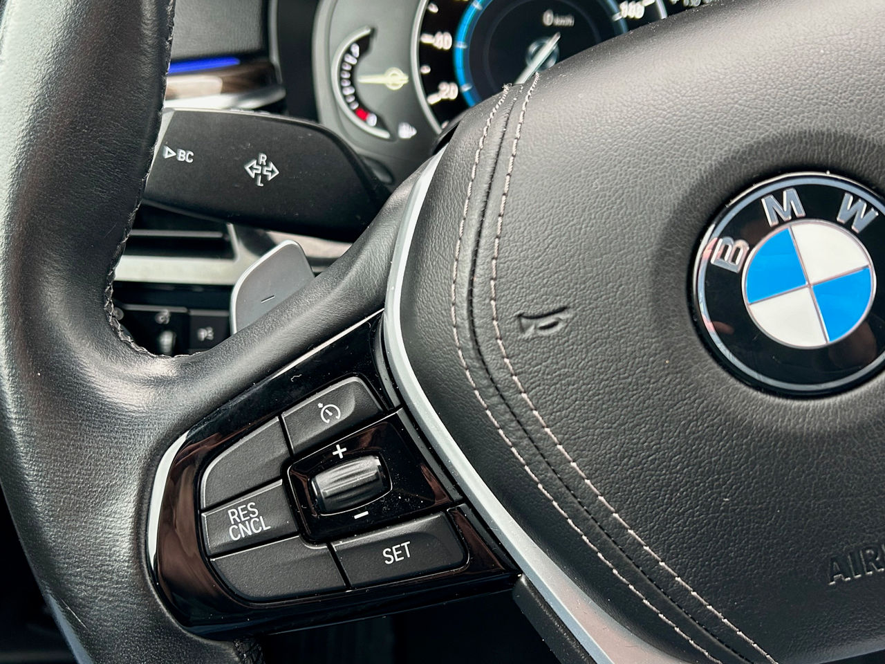BMW 5 Series foto 10