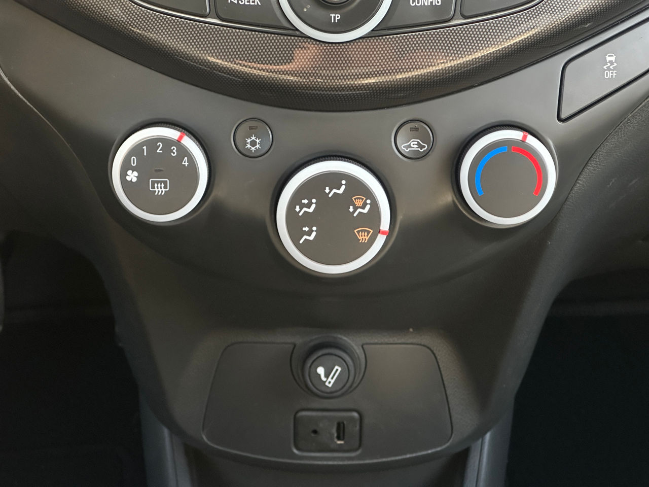Chevrolet Spark фото 12