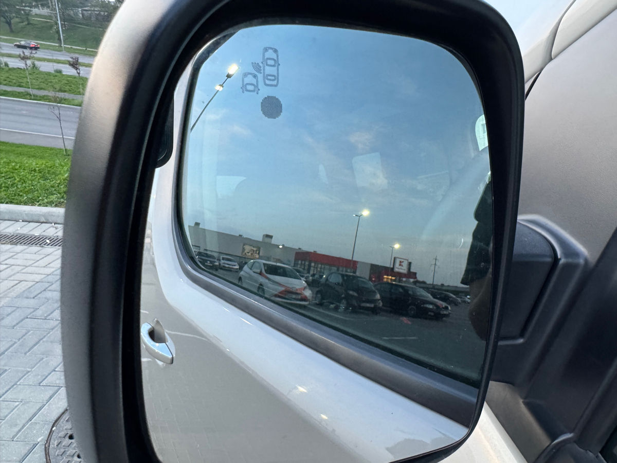 Peugeot Traveller foto 3