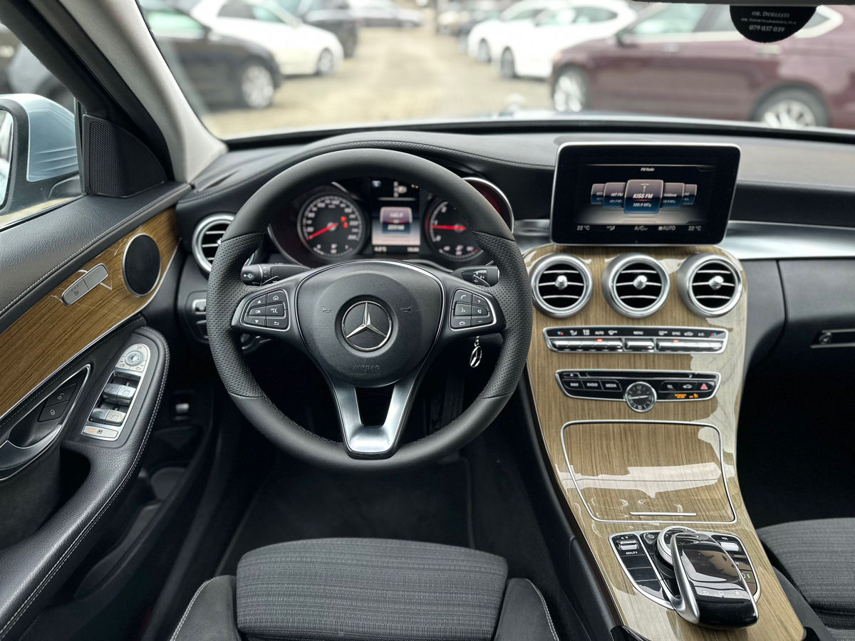 Mercedes C-Class фото 9